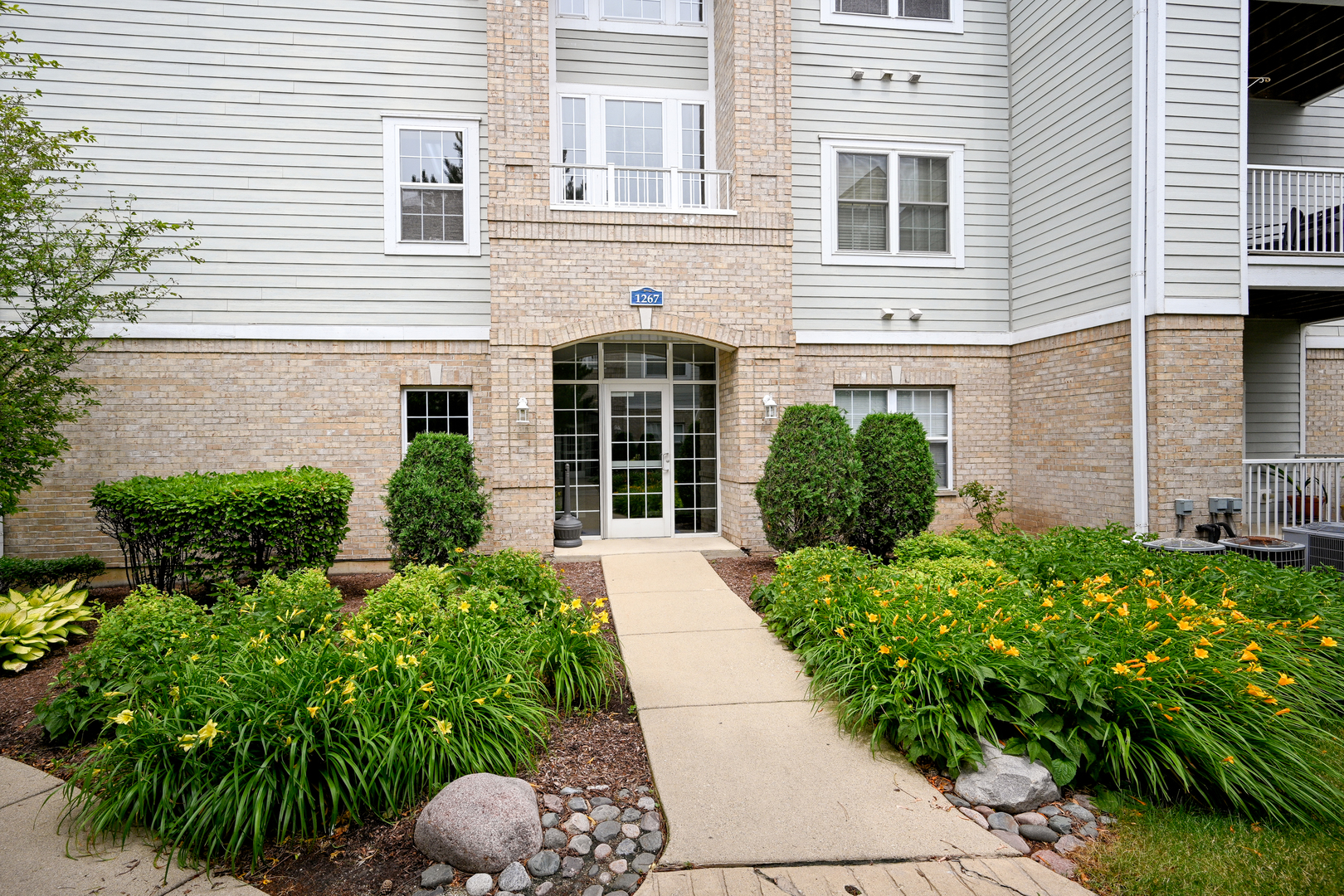 1267 W Lake Street Unit: 303