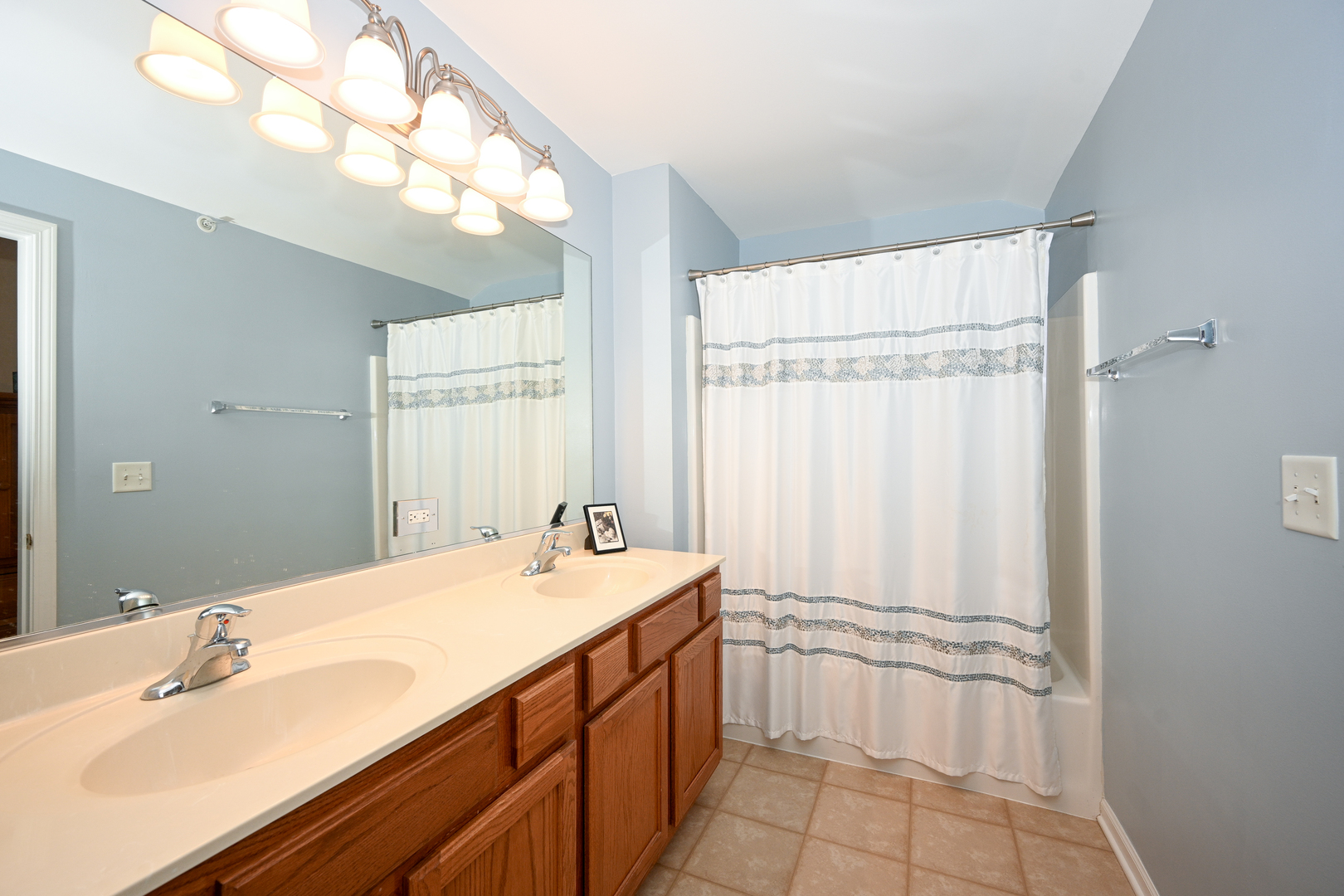 1267 W Lake Street Unit: 303