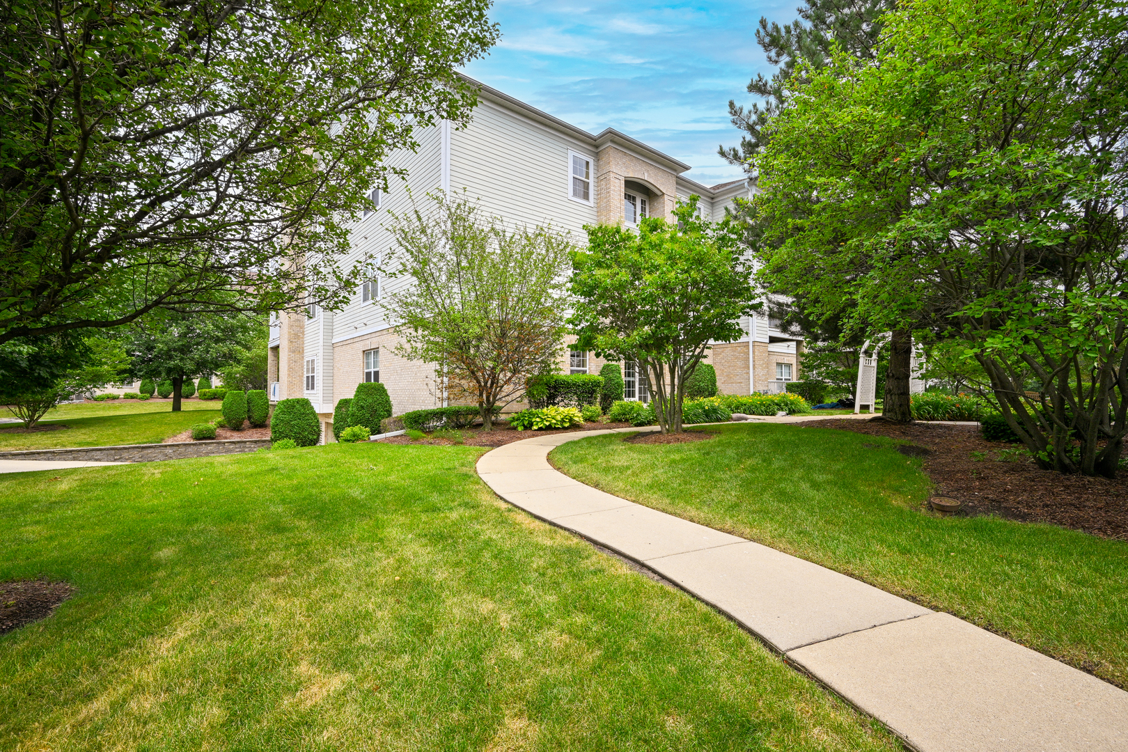 1267 W Lake Street Unit: 303