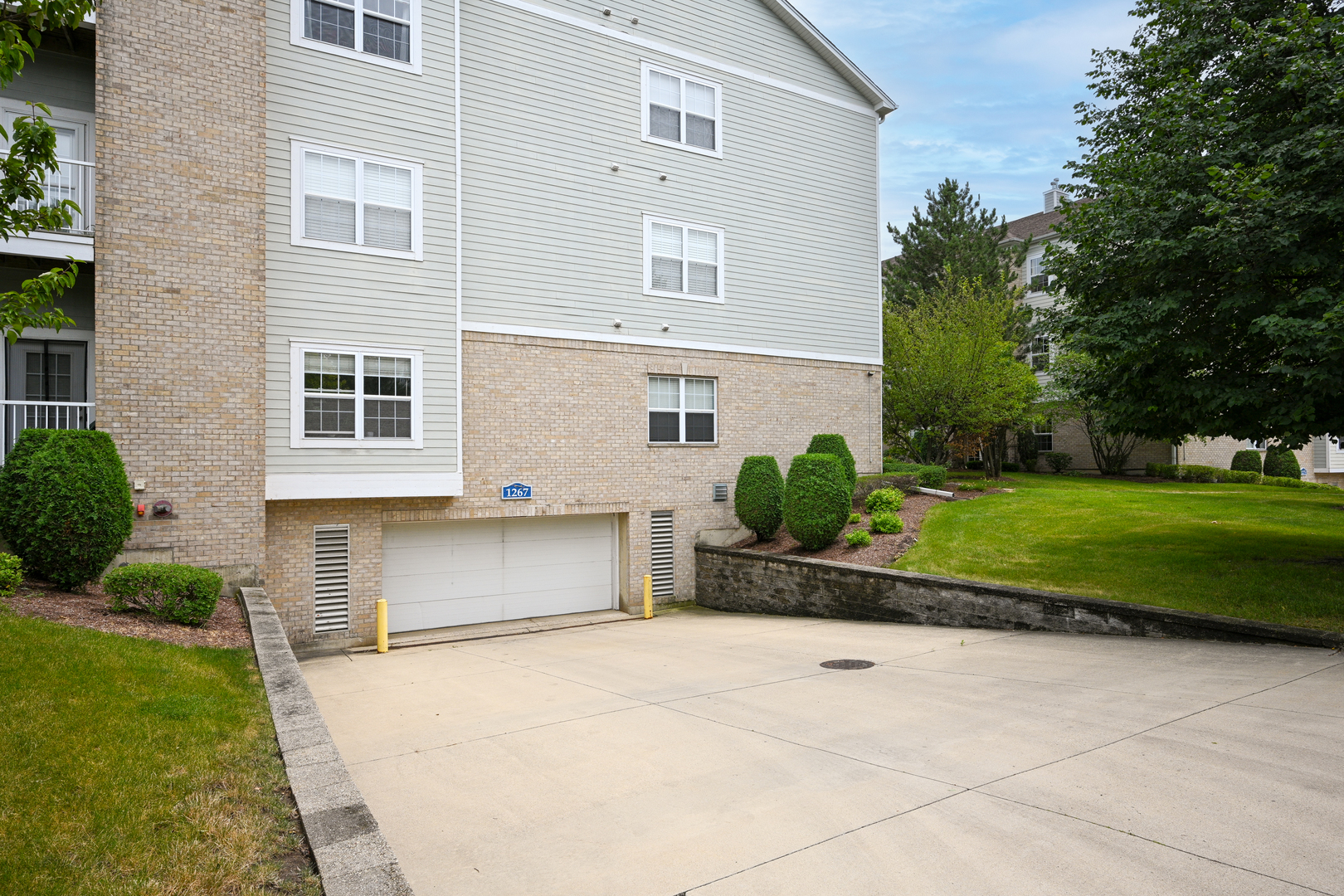 1267 W Lake Street Unit: 303