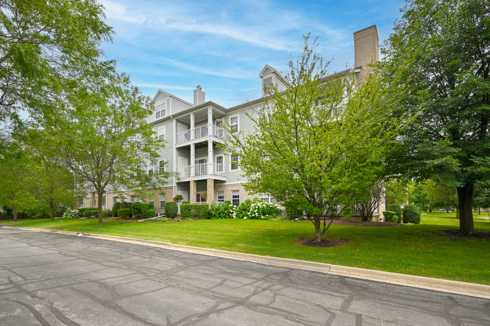 1267 W Lake Street Unit: 303