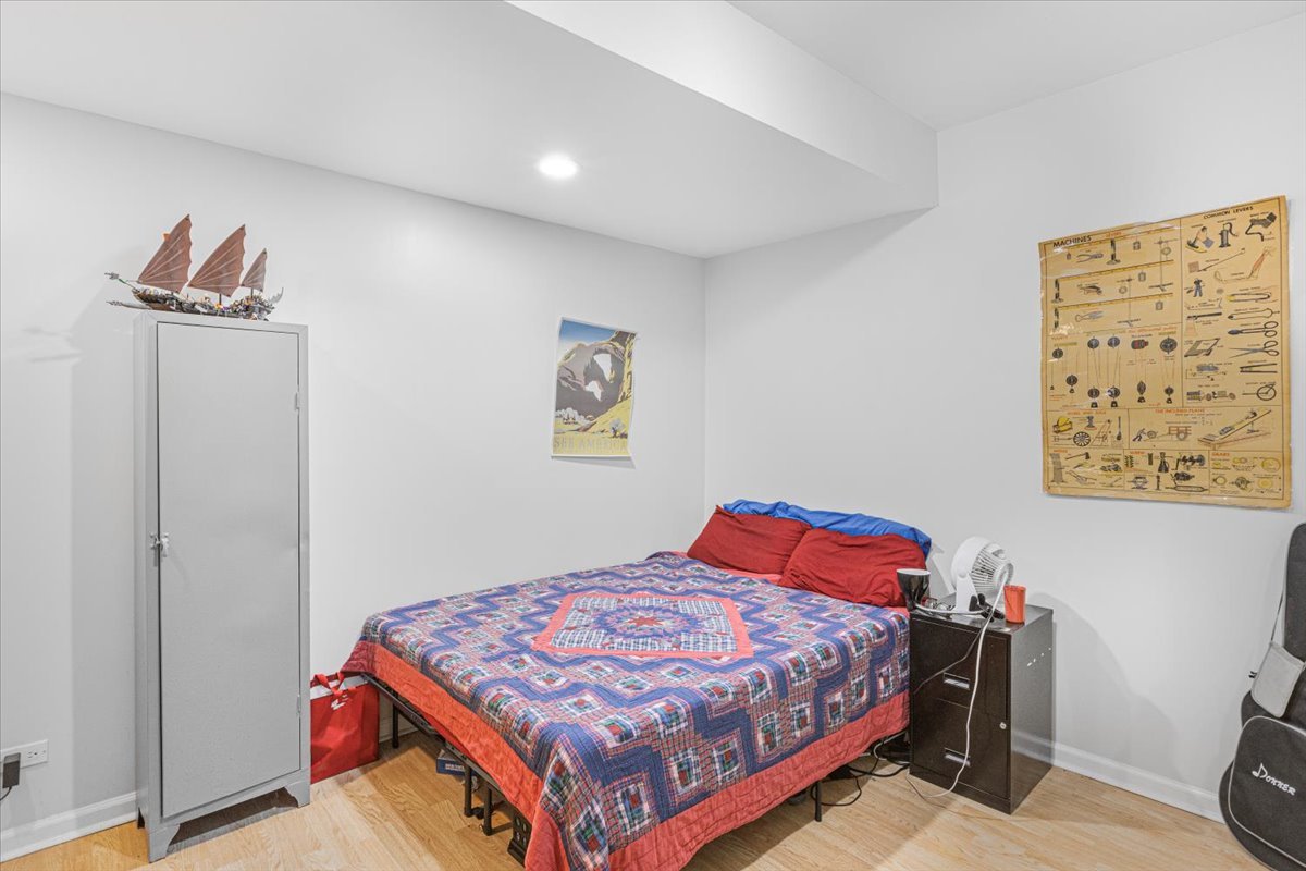 3851 W Ainslie Street Unit: G