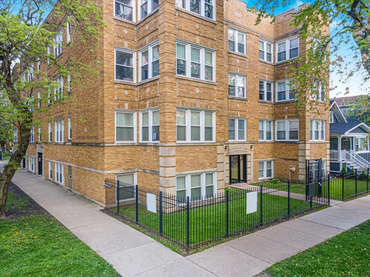 3851 W Ainslie Street Unit: G