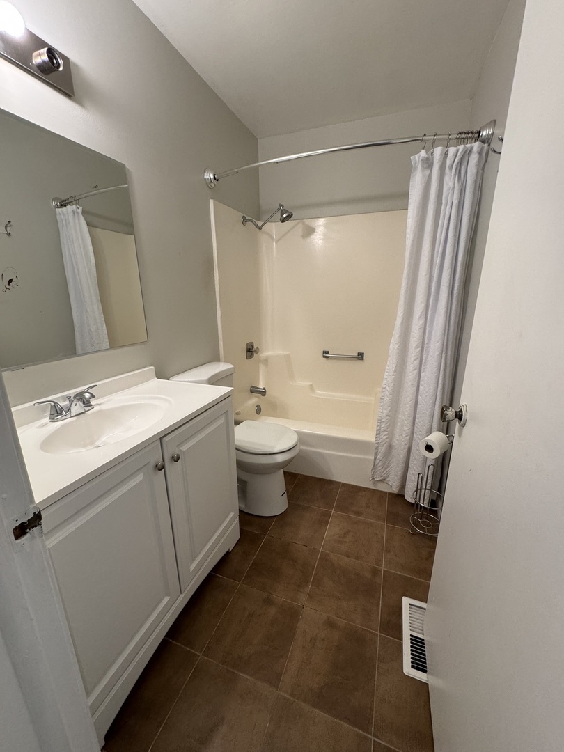 1678 Islandview Court Unit: 7