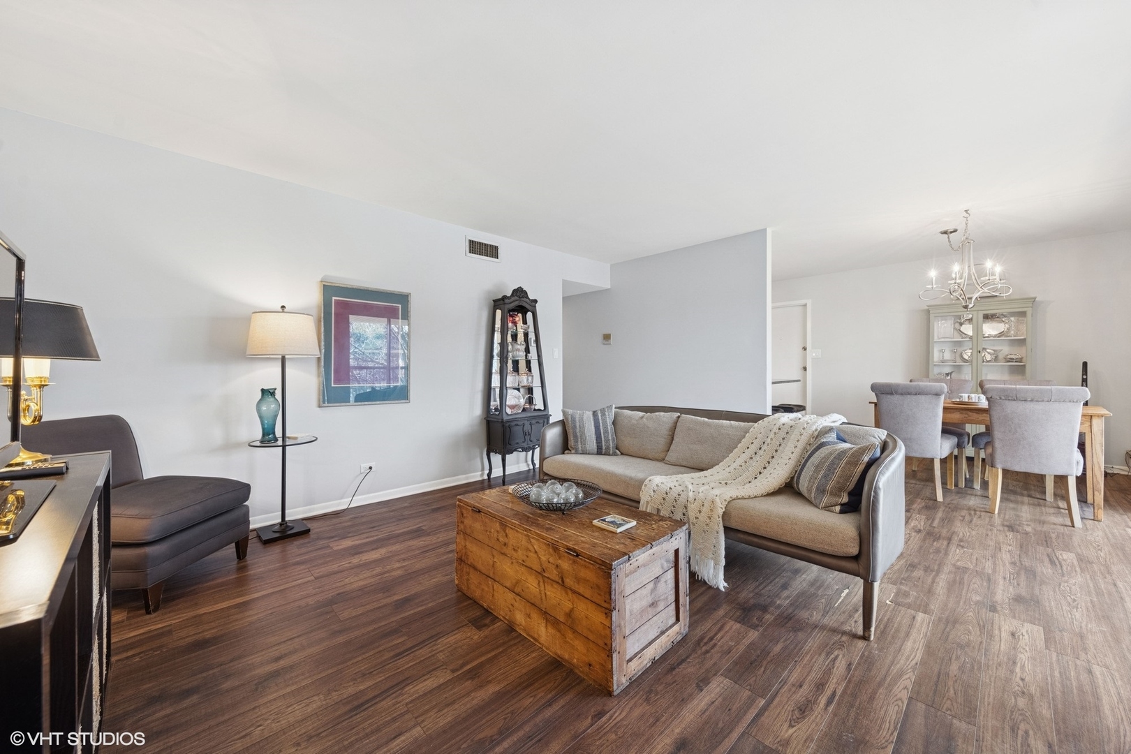 221 E Janata Boulevard Unit: 3B