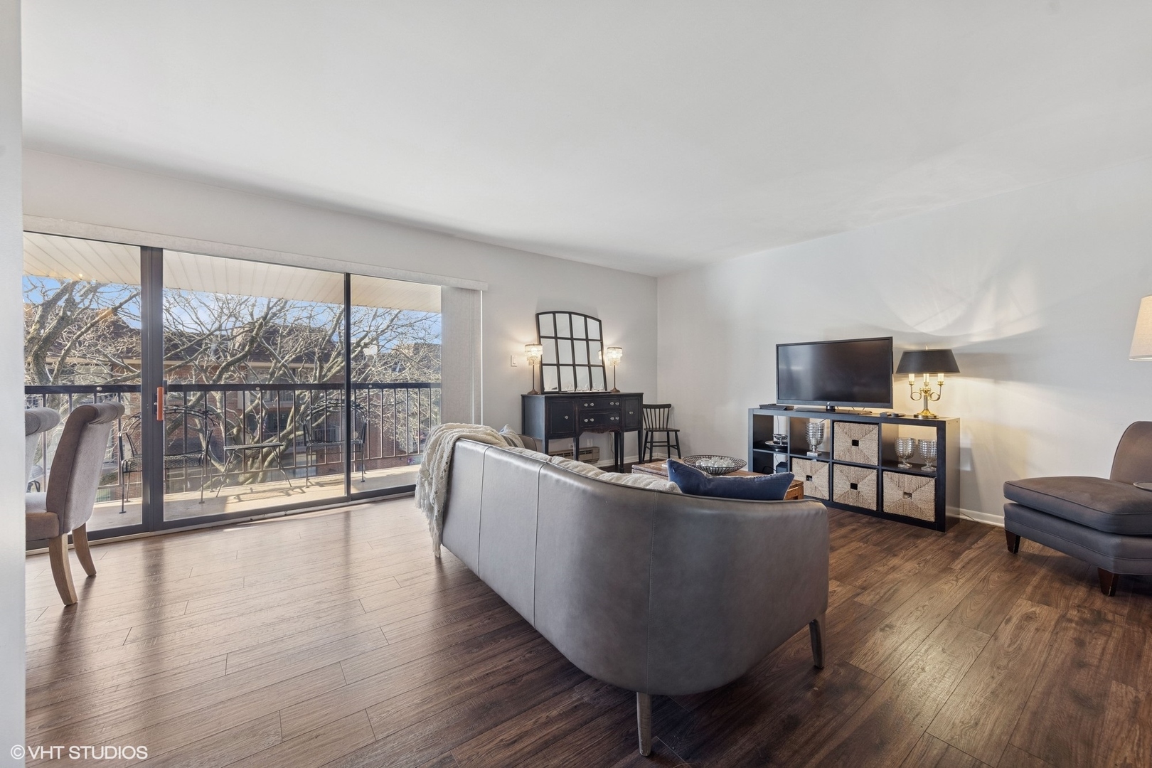 221 E Janata Boulevard Unit: 3B