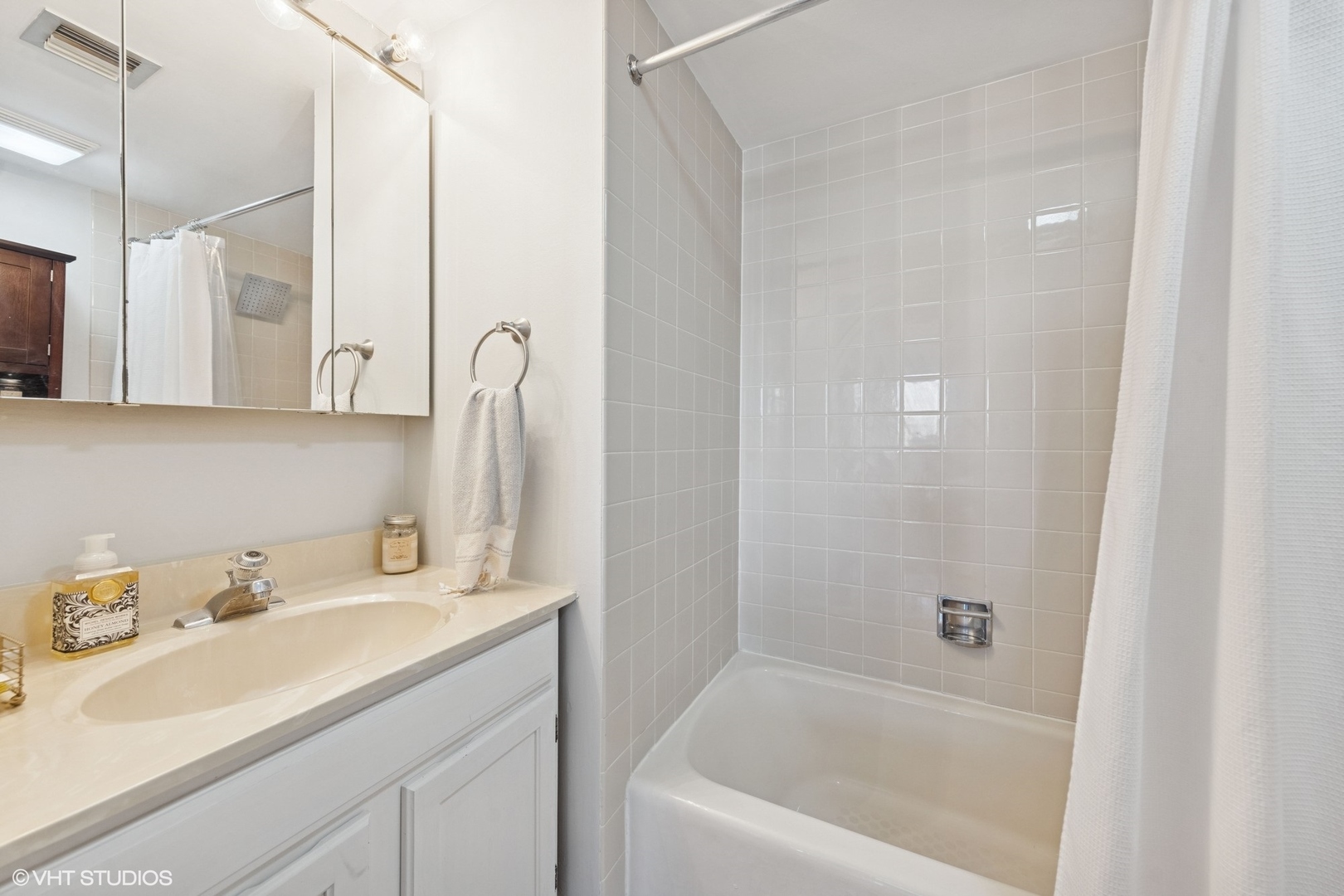 221 E Janata Boulevard Unit: 3B