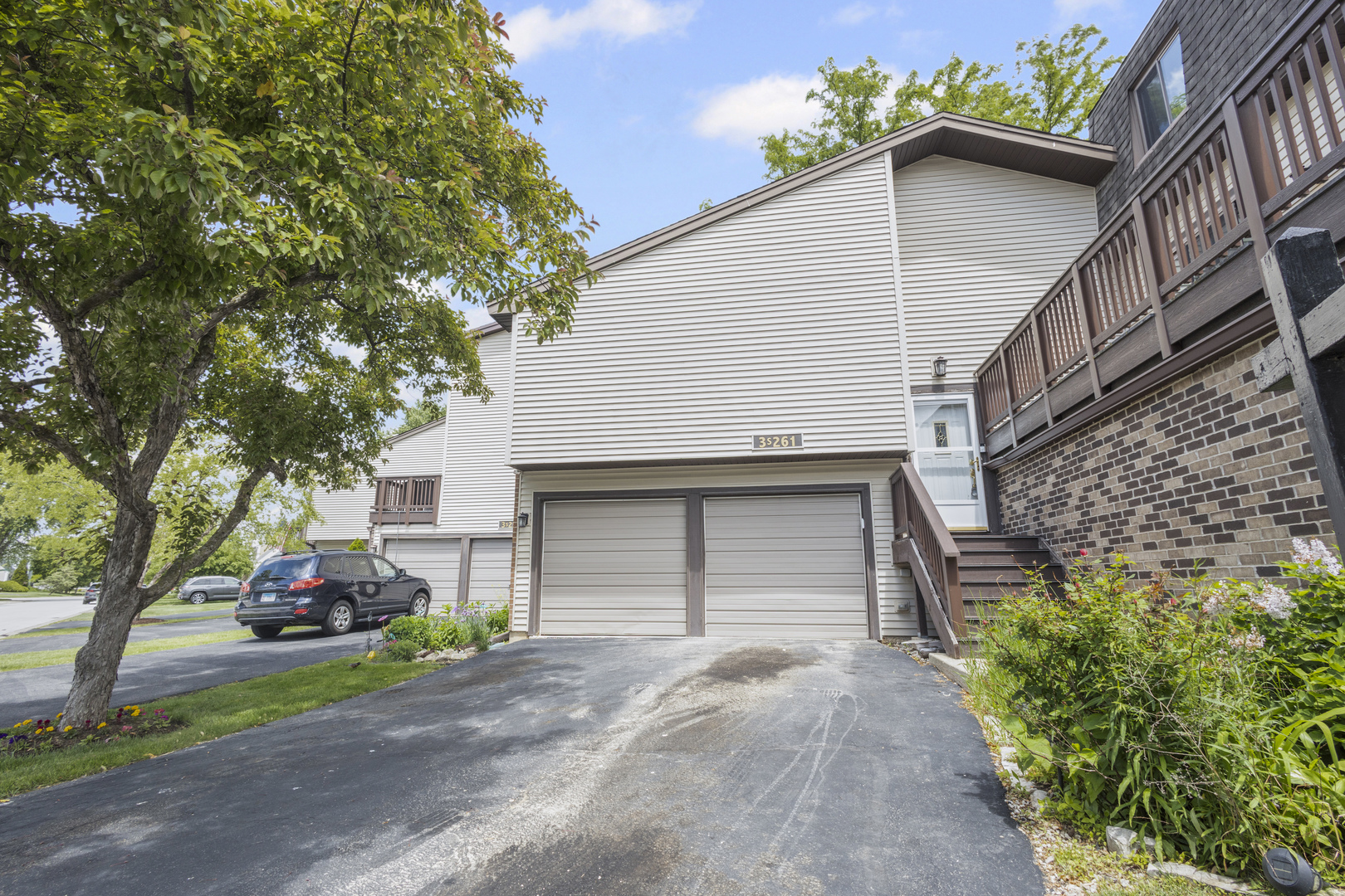 3s261 Briarwood Drive