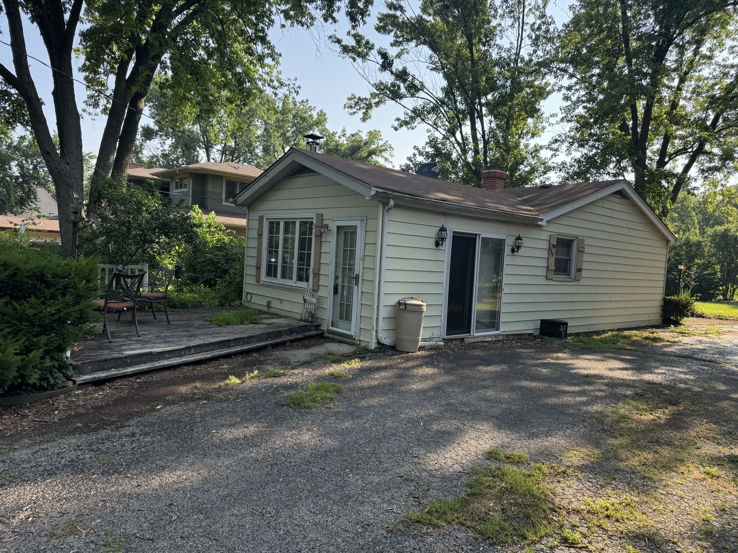 6006 Pershing Avenue