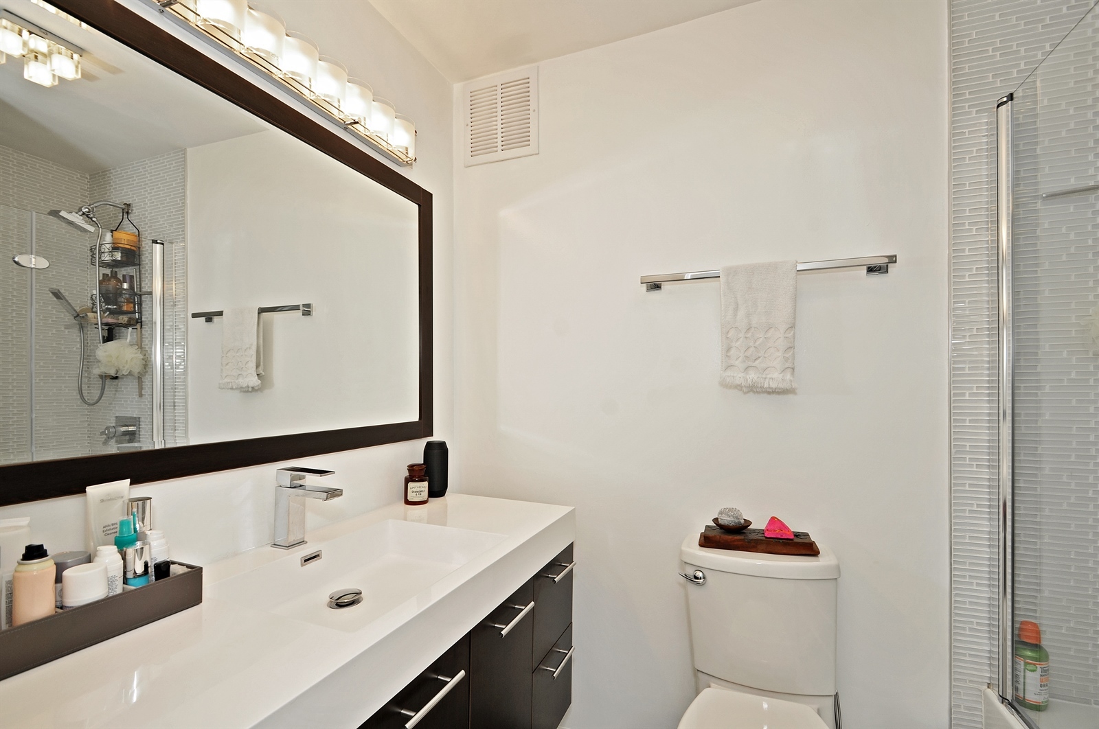 100 E Walton Street Unit: 22H