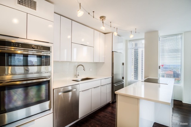 100 E Walton Street Unit: 22H