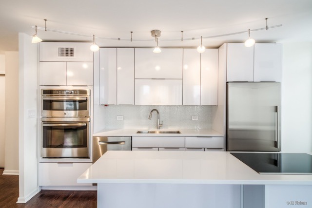 100 E Walton Street Unit: 22H