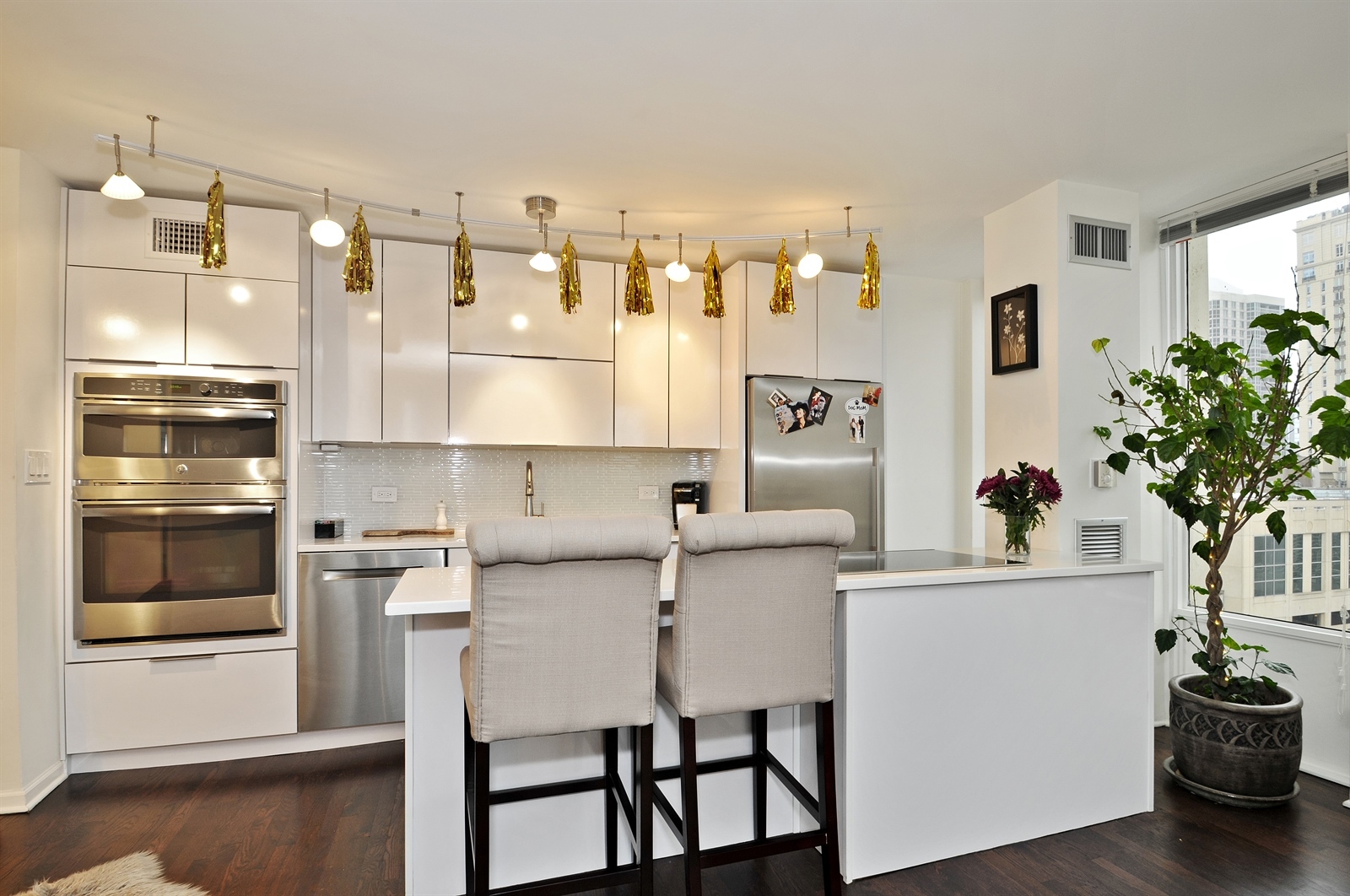 100 E Walton Street Unit: 22H