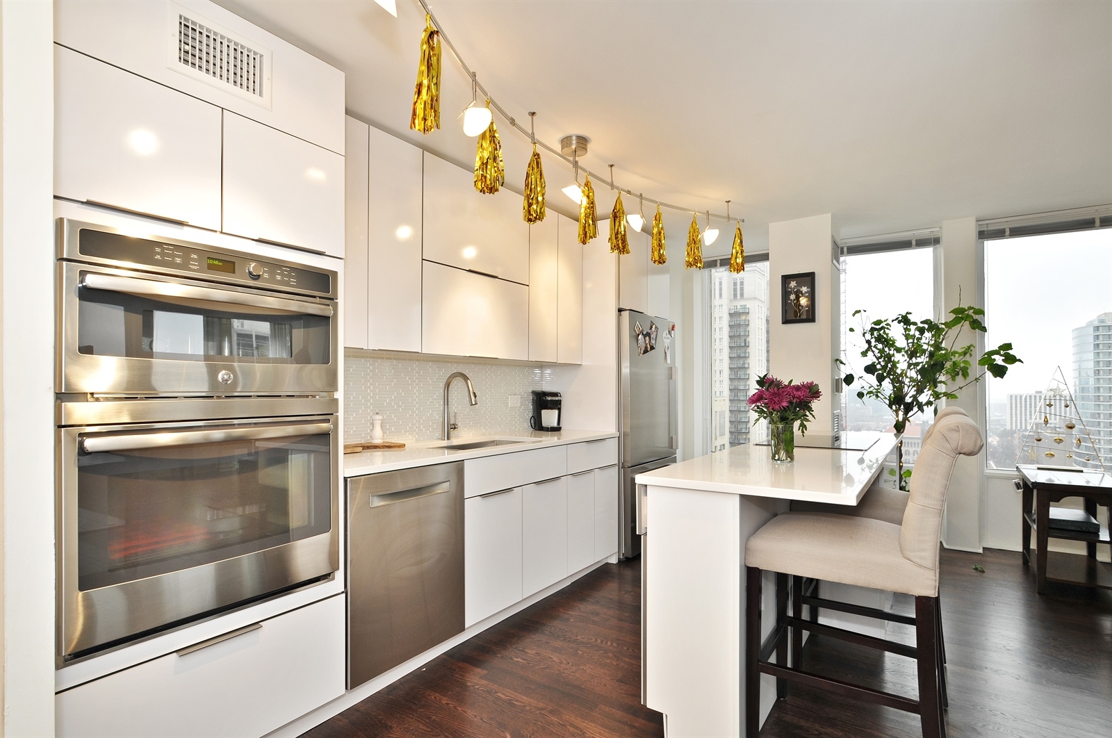 100 E Walton Street Unit: 22H