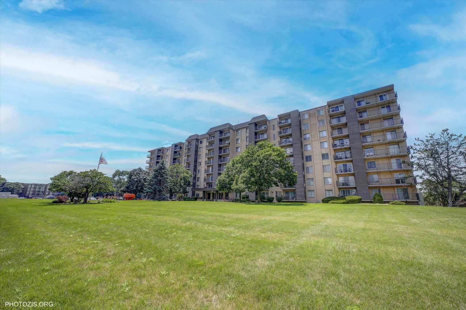 5400 Walnut Avenue Unit: 402
