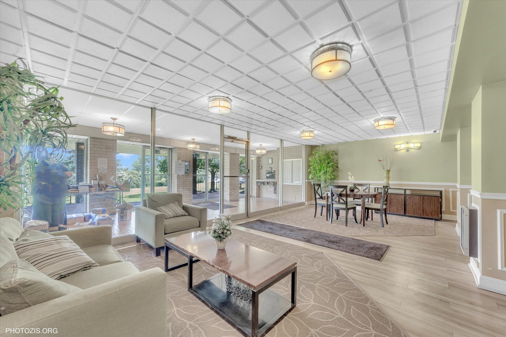 5400 Walnut Avenue Unit: 402