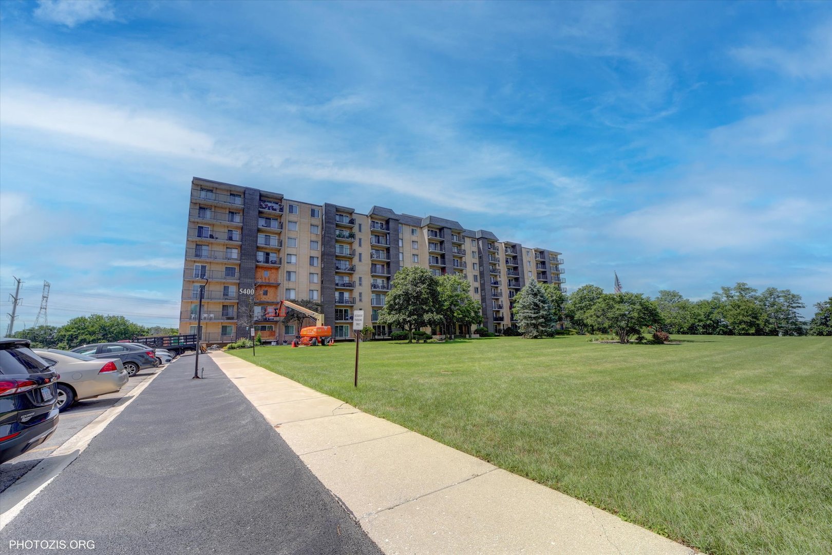 5400 Walnut Avenue Unit: 402