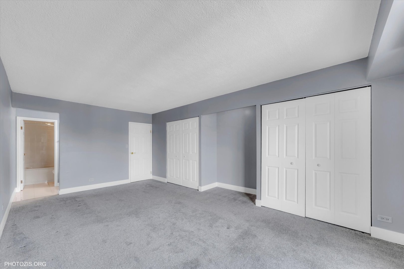 5400 Walnut Avenue Unit: 402