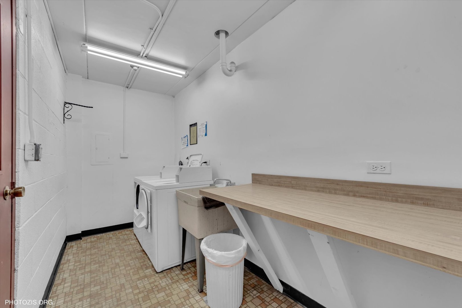 5400 Walnut Avenue Unit: 402