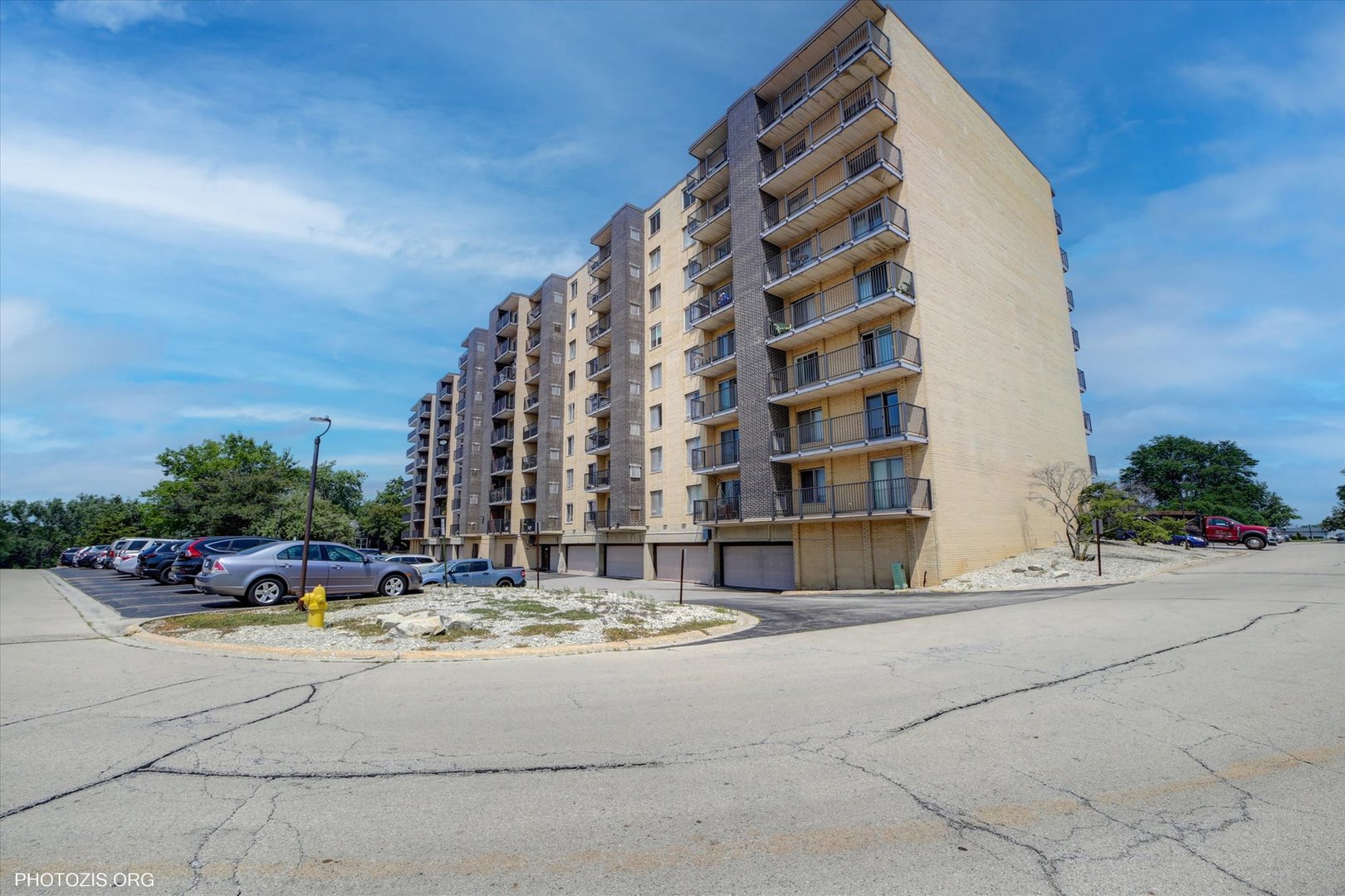 5400 Walnut Avenue Unit: 402