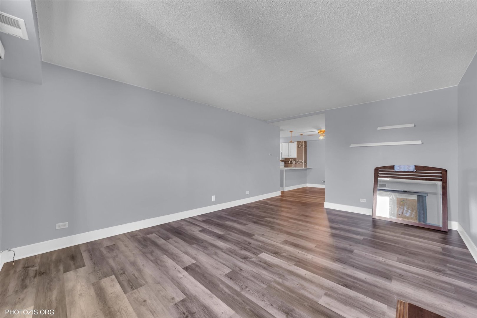 5400 Walnut Avenue Unit: 402