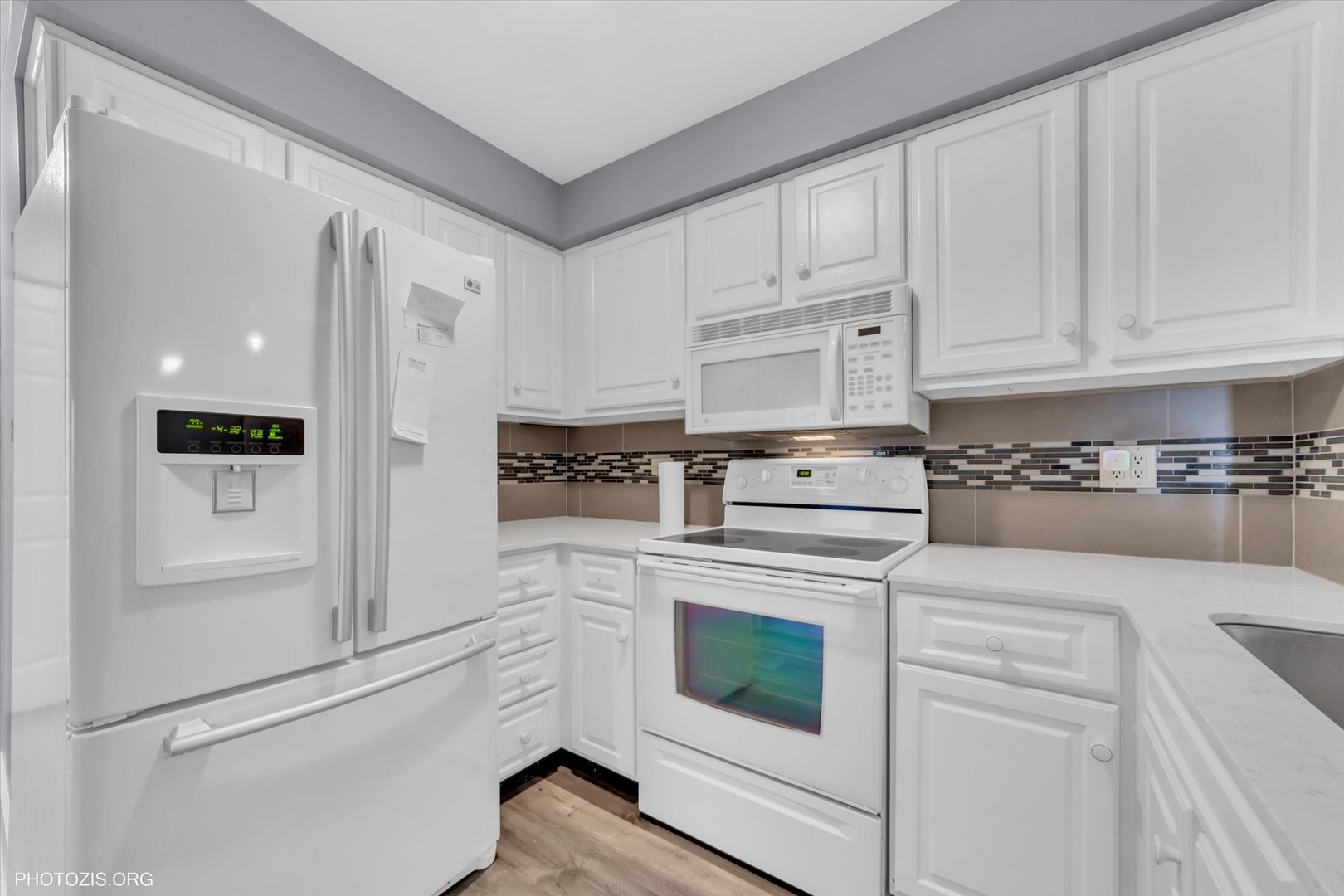 5400 Walnut Avenue Unit: 402