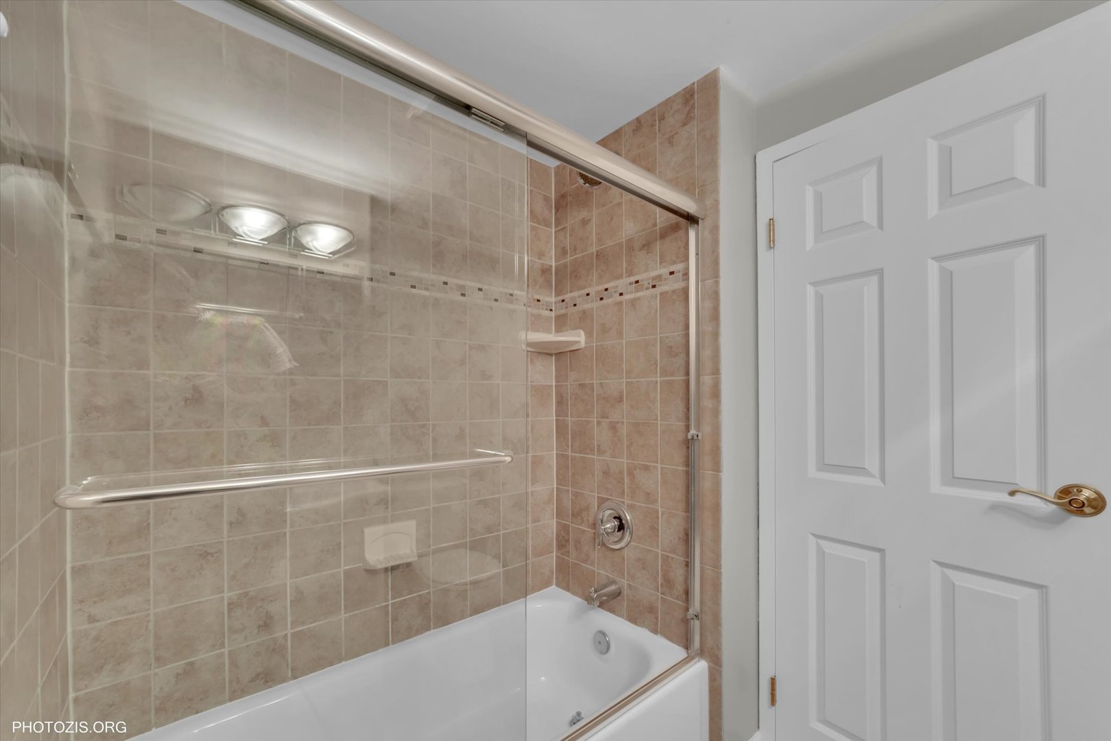 5400 Walnut Avenue Unit: 402