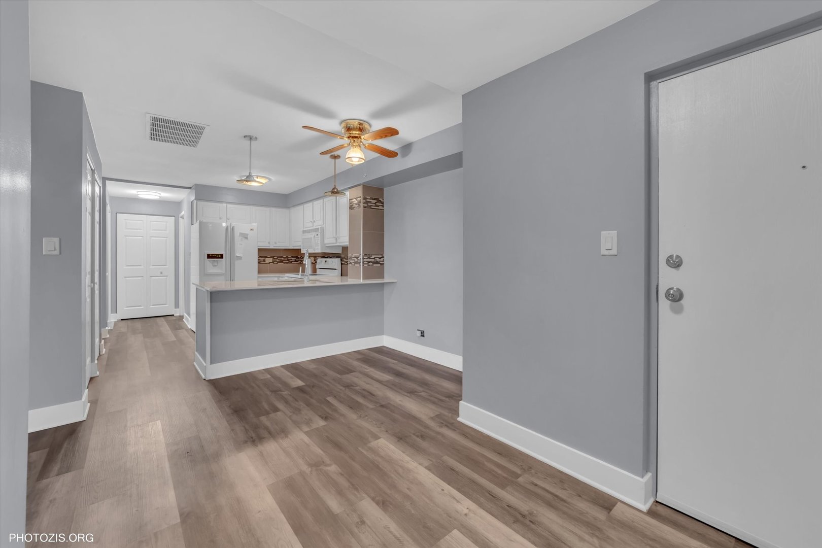 5400 Walnut Avenue Unit: 402