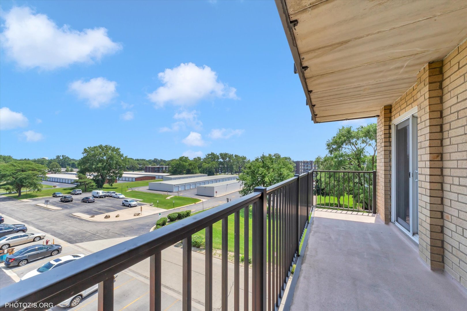 5400 Walnut Avenue Unit: 402