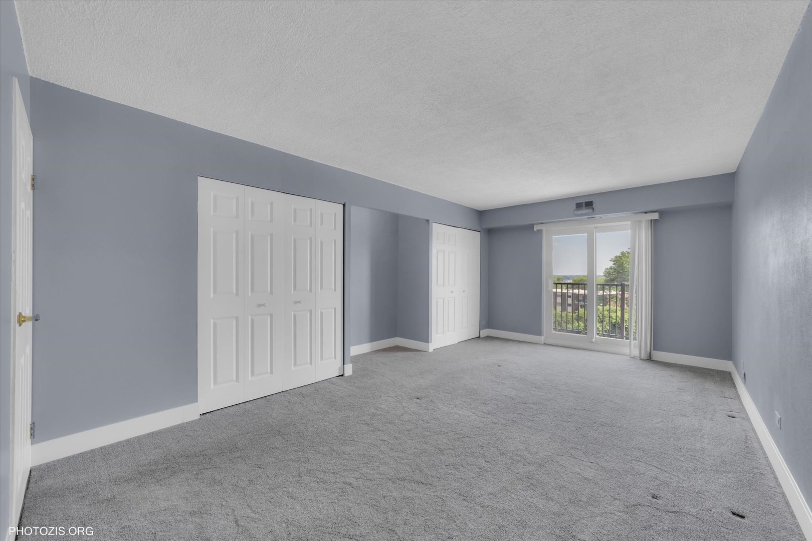 5400 Walnut Avenue Unit: 402