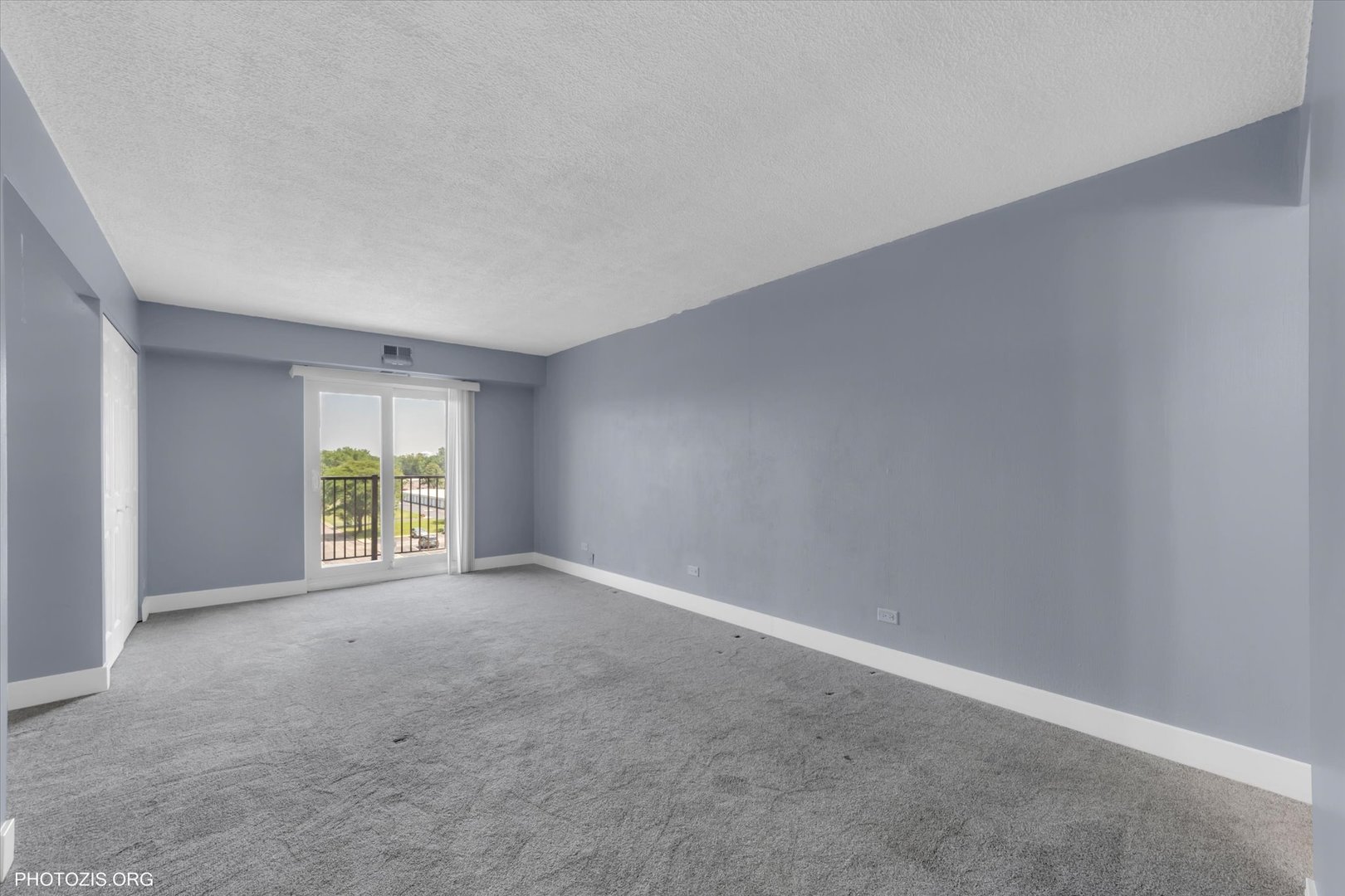 5400 Walnut Avenue Unit: 402