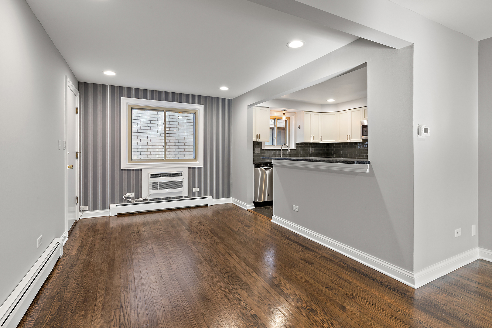 6852 N Northwest Highway Unit: 2B