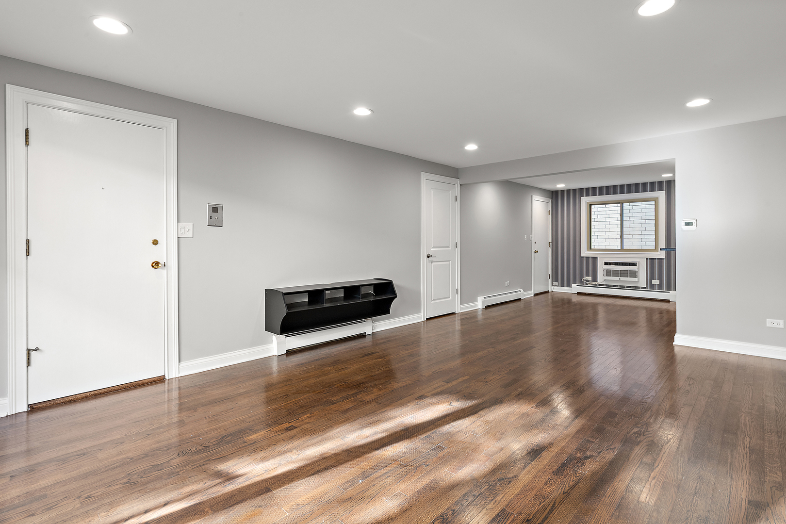 6852 N Northwest Highway Unit: 2B