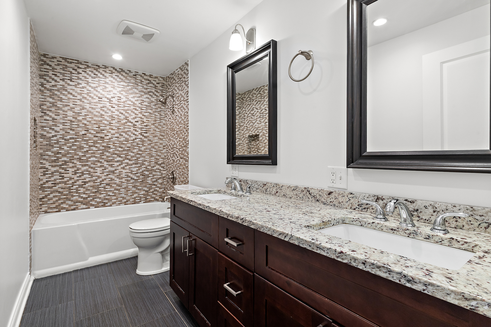 6852 N Northwest Highway Unit: 2B