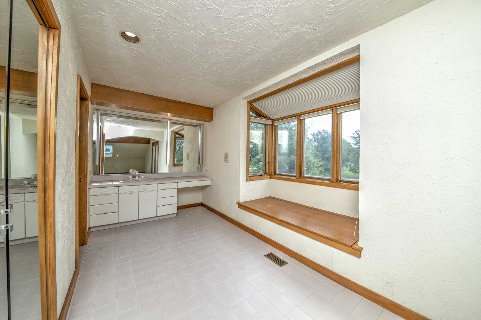 8170 Lake Ridge Drive