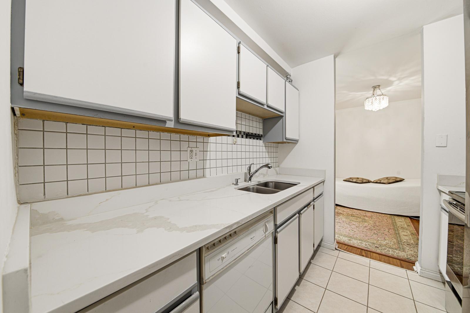 1813 Hemlock Place Unit: 110