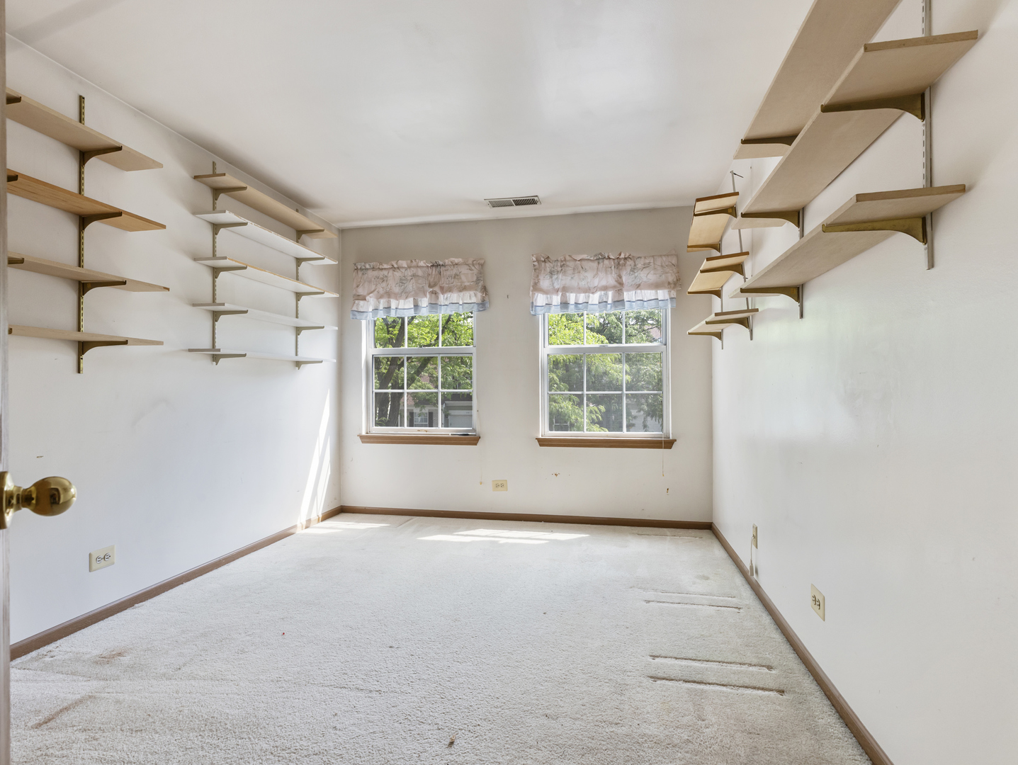 4 Truman Court Unit: B