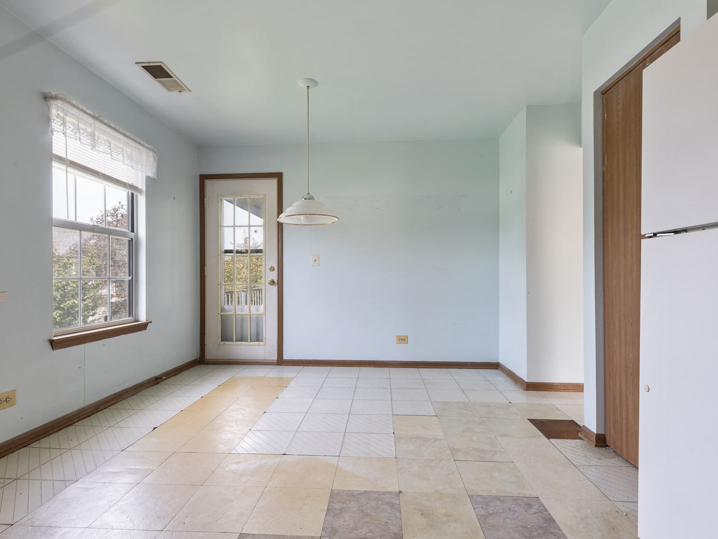 4 Truman Court Unit: B