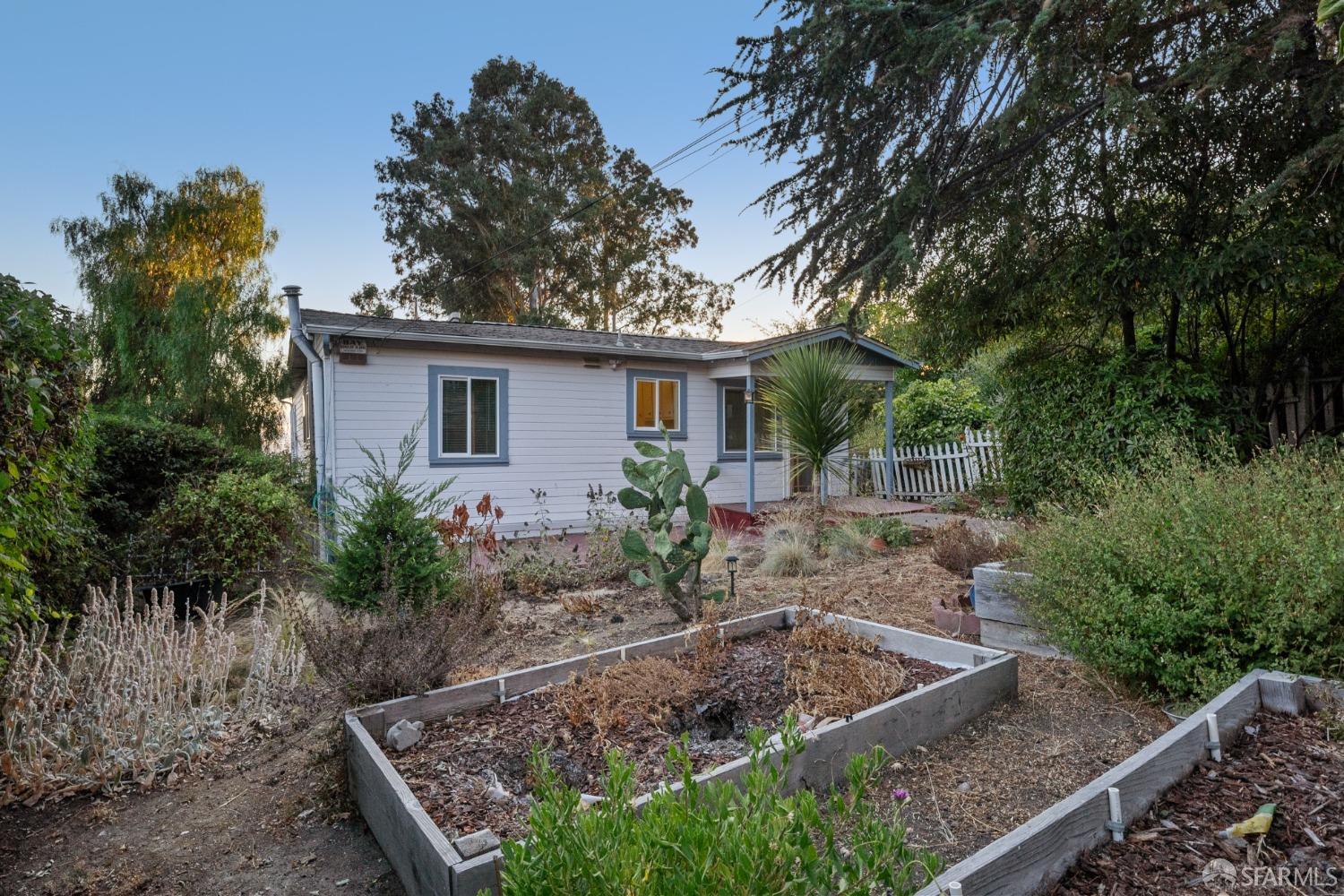7945 Sunkist Drive