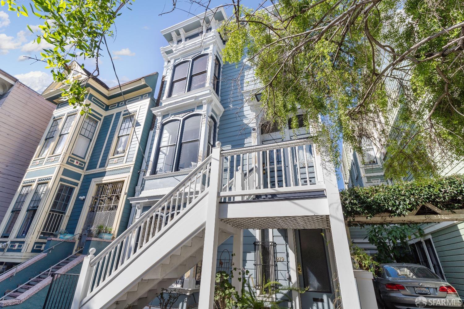 221 Steiner Street
