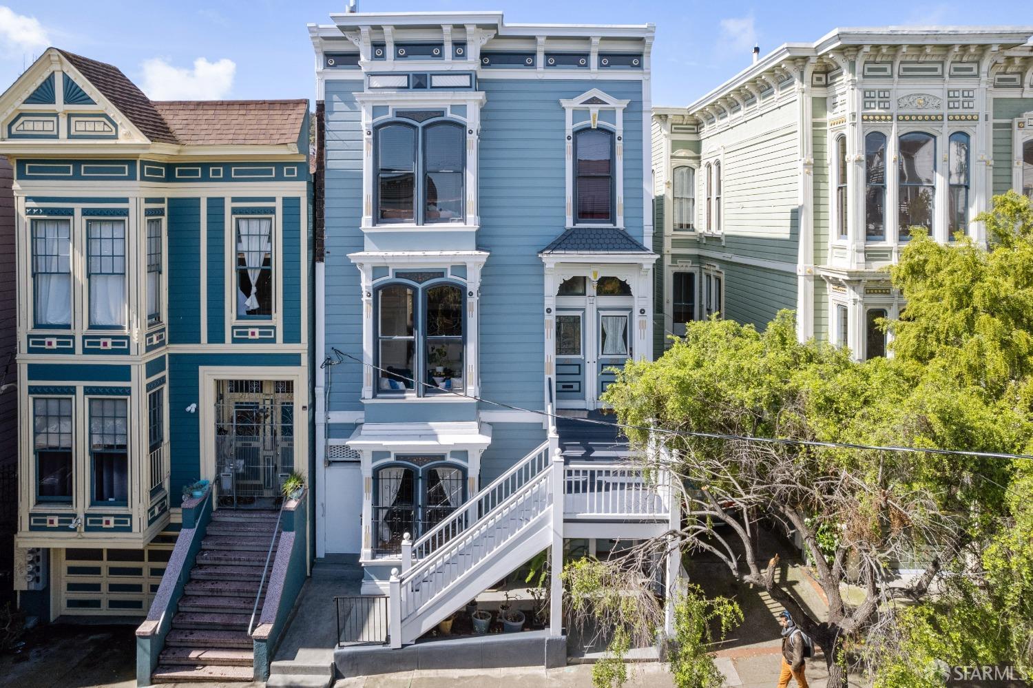 221 Steiner Street