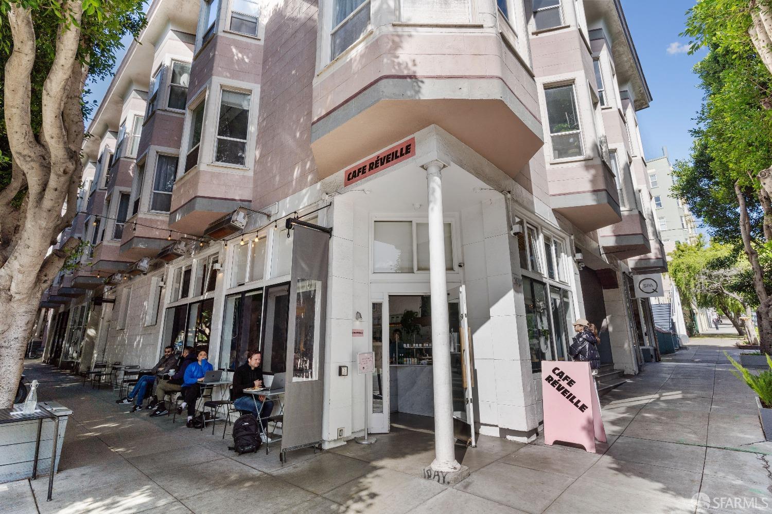 221 Steiner Street