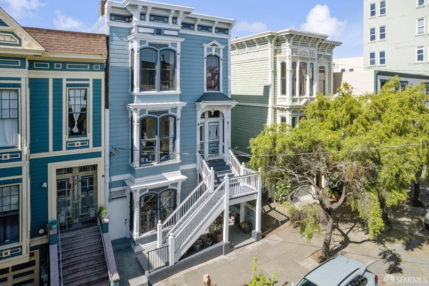 221 Steiner Street