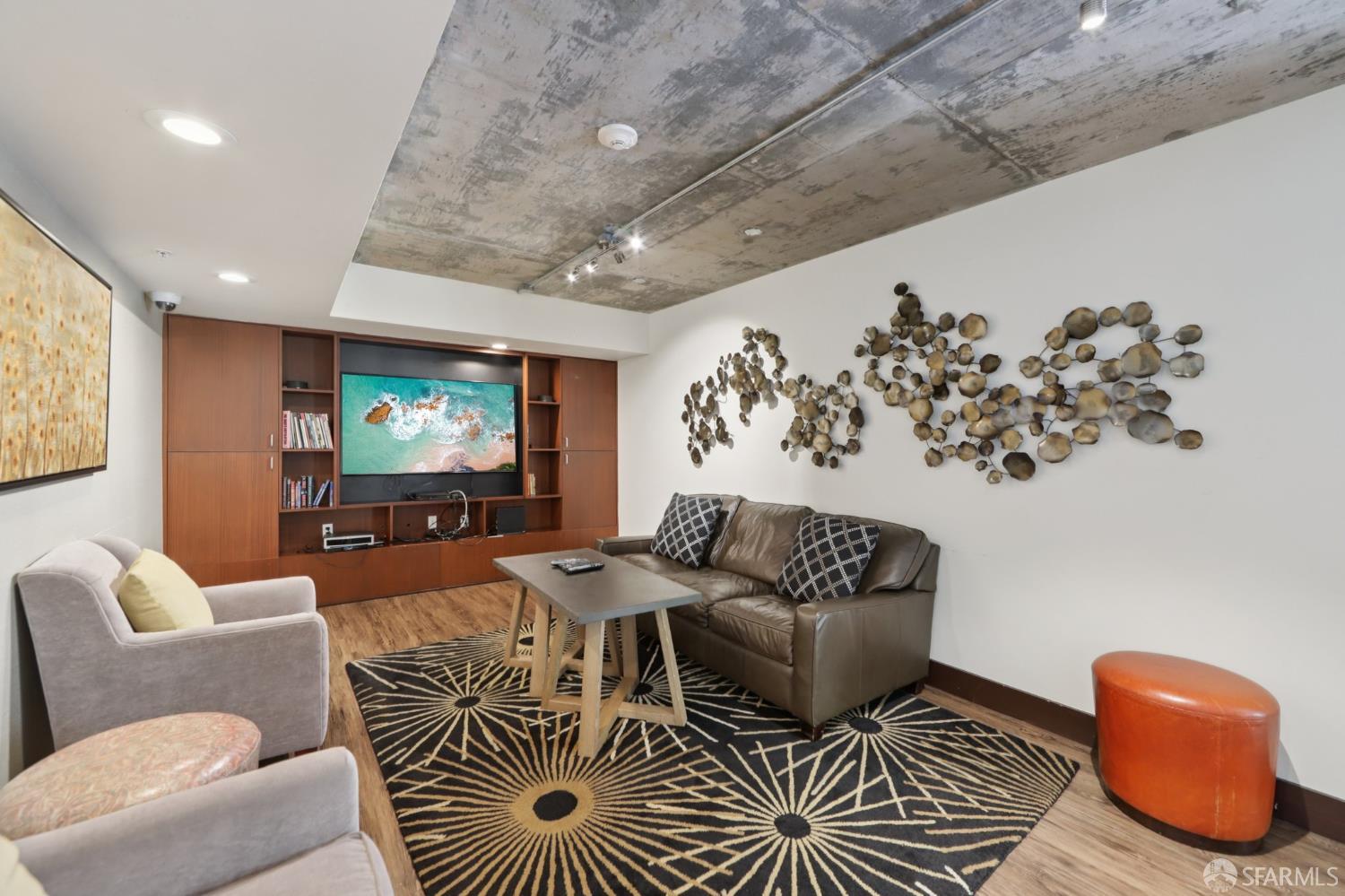 311 Oak Street # 301