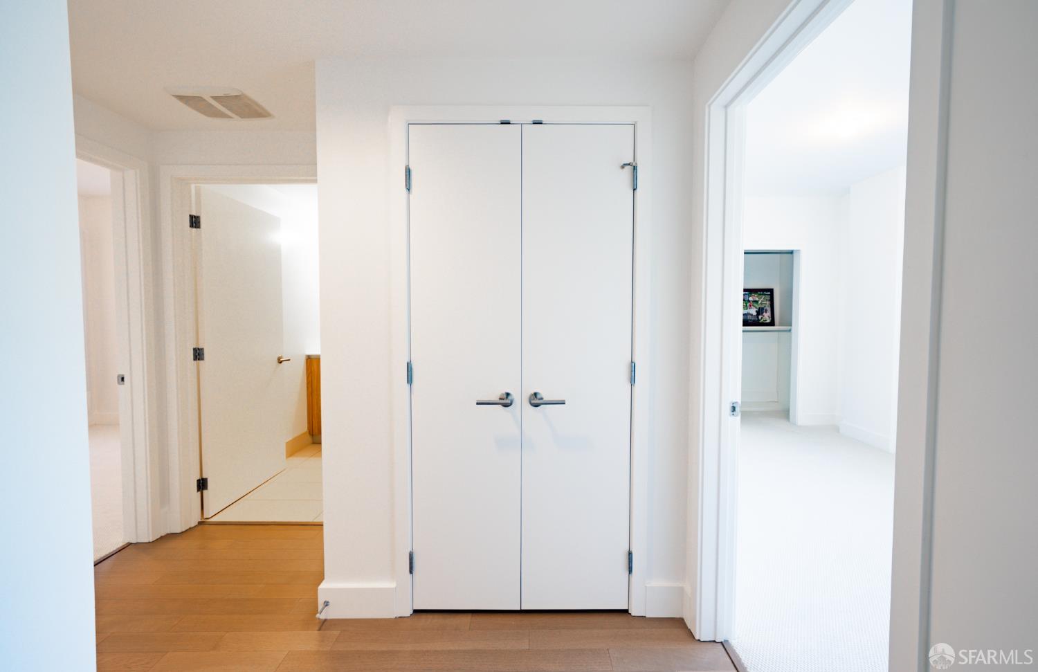 8 Buchanan Street # 700