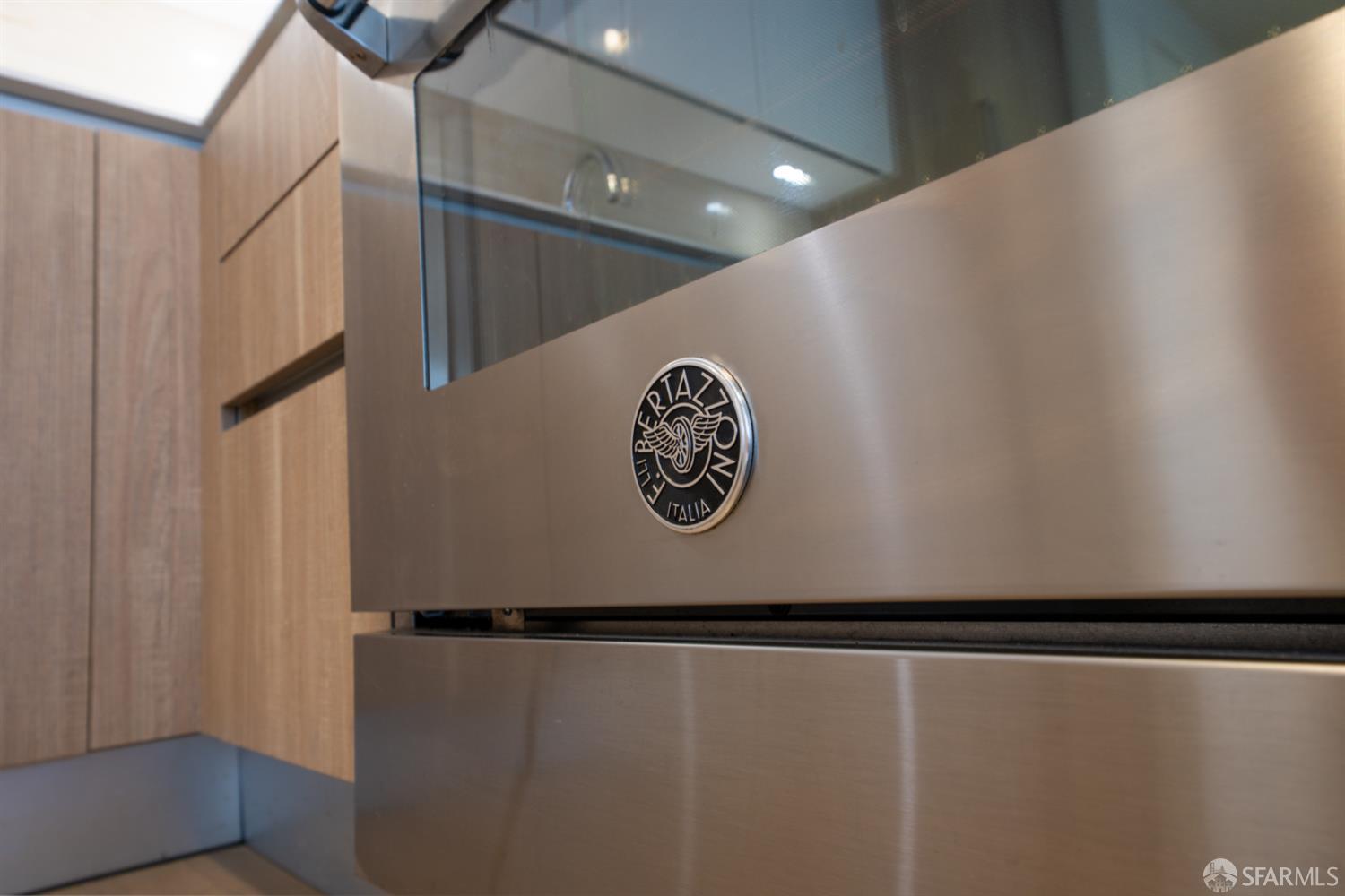 8 Buchanan Street # 700