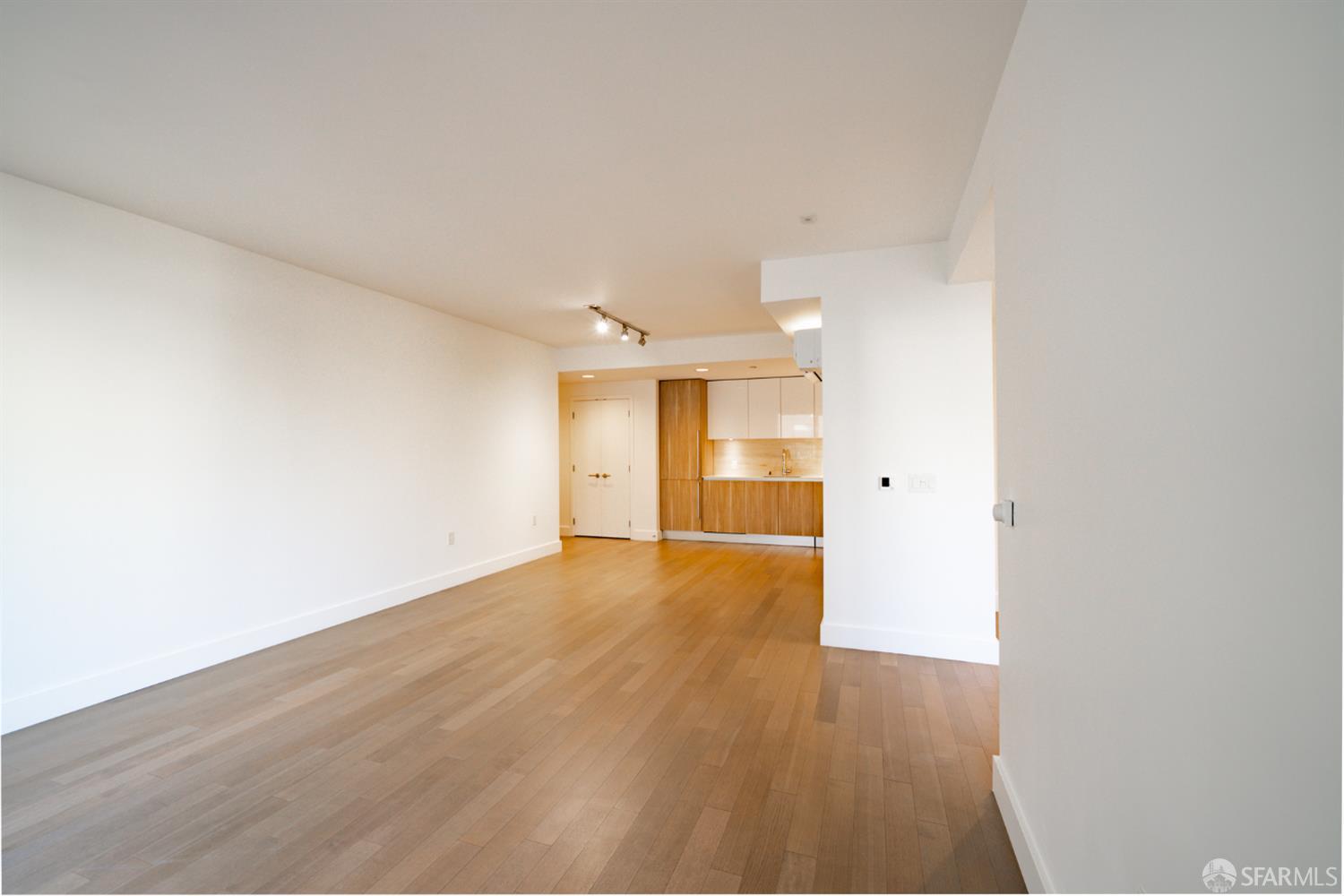 8 Buchanan Street # 700