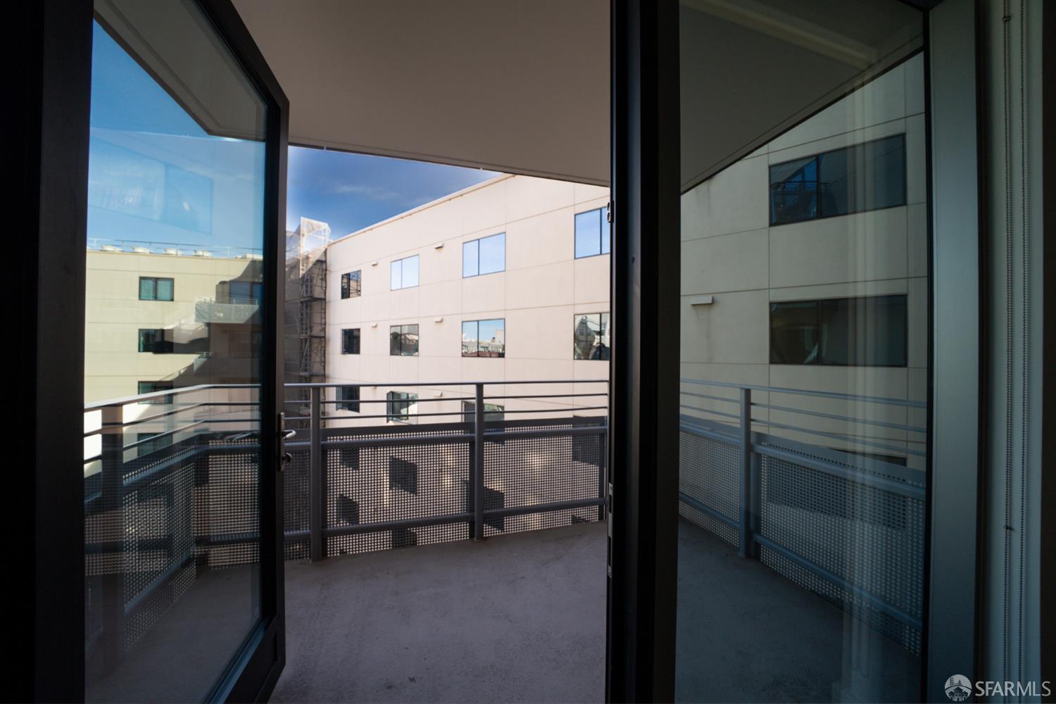 8 Buchanan Street # 700