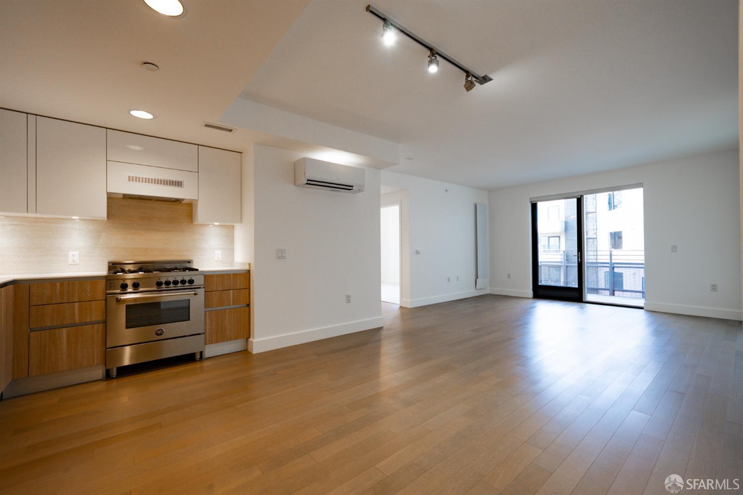 8 Buchanan Street # 700