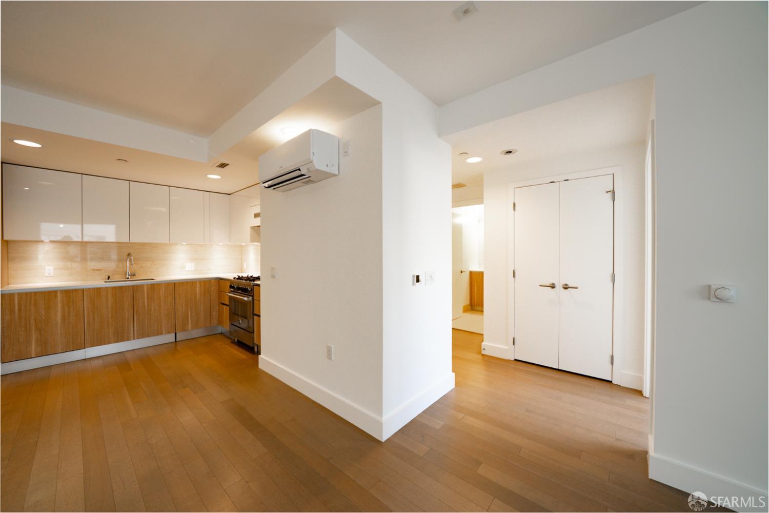 8 Buchanan Street # 700